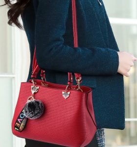 Korean style autumn and winter bag hairball handbag for women